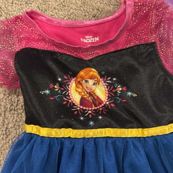 Lot of 4 Disney 3T nightgowns - Picture 2 of 5